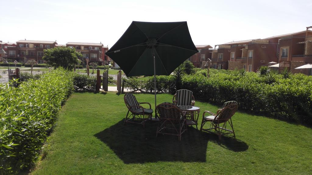 Three-Bedroom Garden Chalet At Marina Wadi Degla For Families Ain Sukhna Room photo