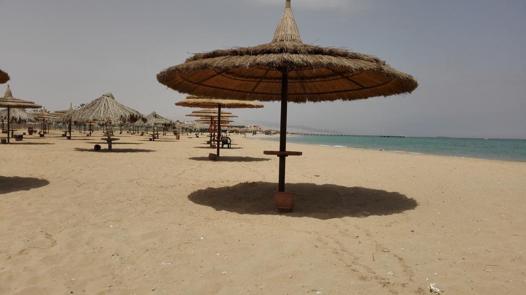 Three-Bedroom Garden Chalet At Marina Wadi Degla For Families Ain Sukhna Room photo