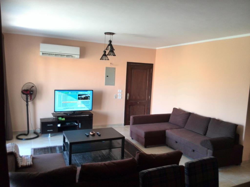 Three-Bedroom Garden Chalet At Marina Wadi Degla For Families Ain Sukhna Room photo